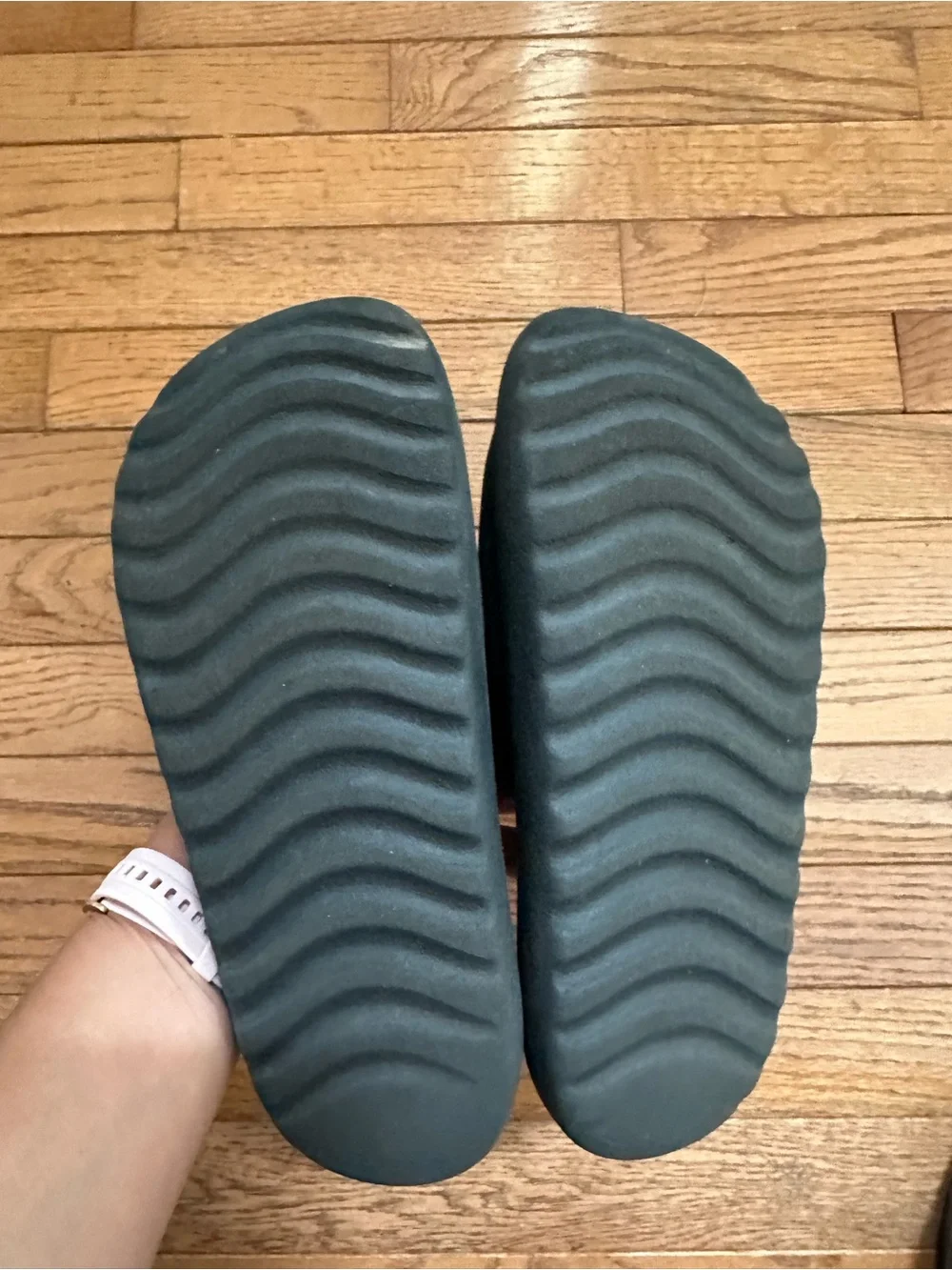 Adidas adilette Slides kids size 6